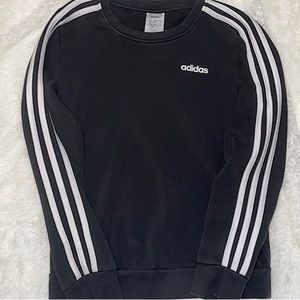 new adidas crewneck 🖤🤍